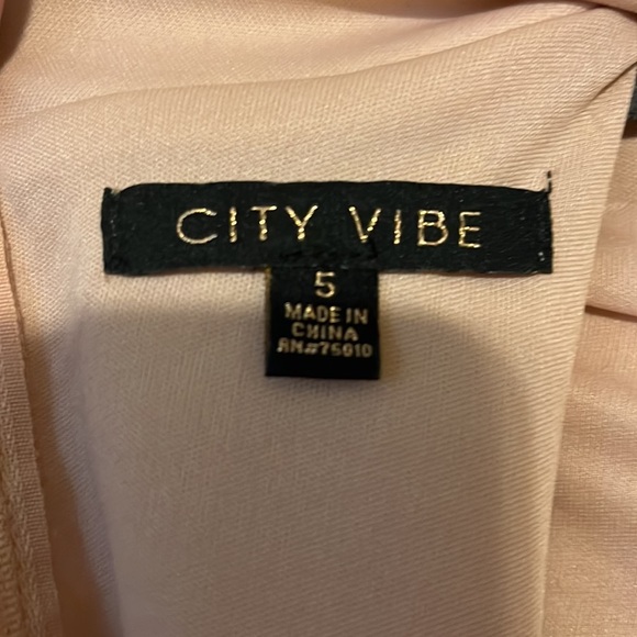 City Vibe rose gold sequin party dress. Size 5 NWOT - Picture 3 of 7